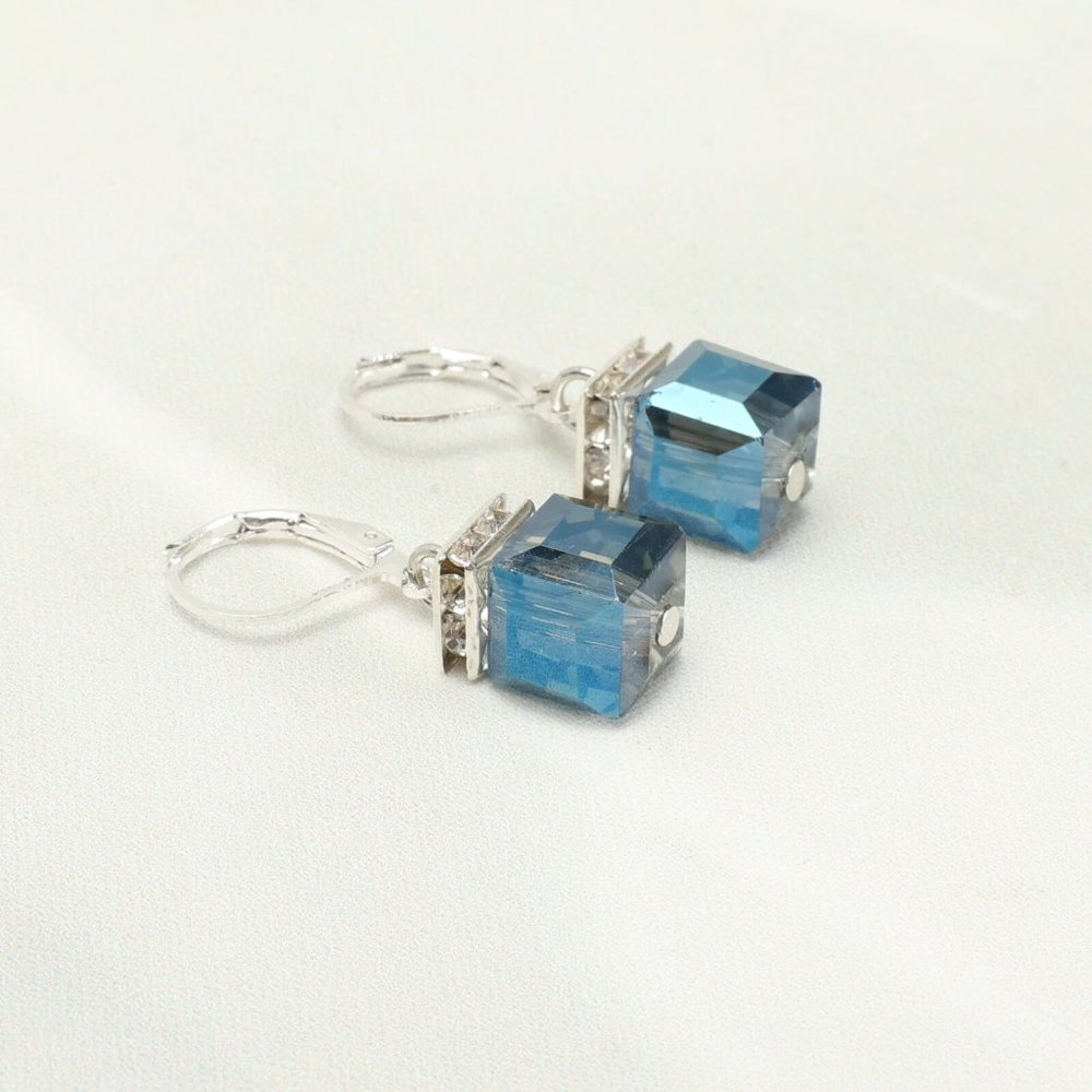 Women's Square Glass Bead Dangle Earrings Teal Blue Small Crystal Cube Jewelry